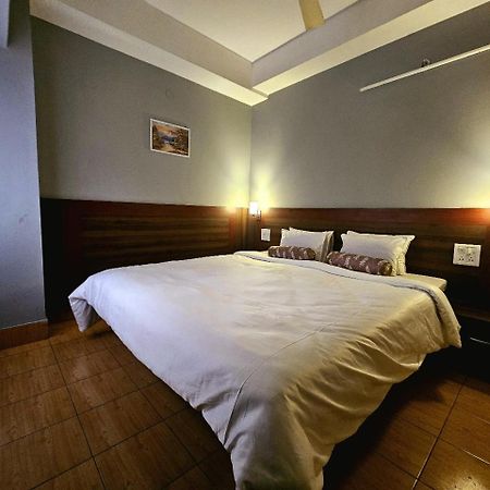 Hotel Vishal Sziliguri Kültér fotó