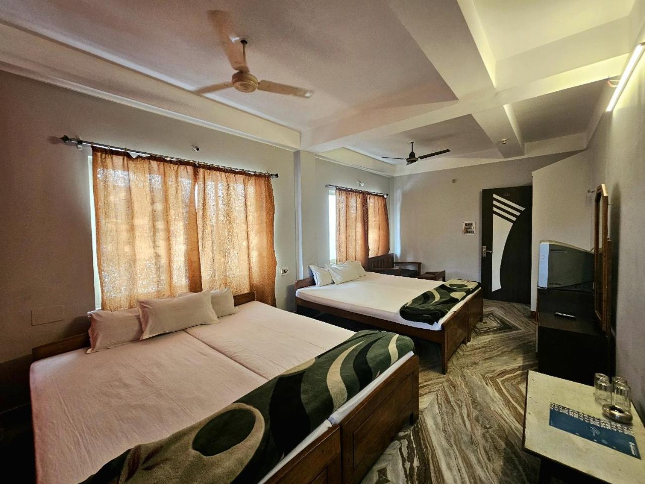 Hotel Vishal Sziliguri Kültér fotó