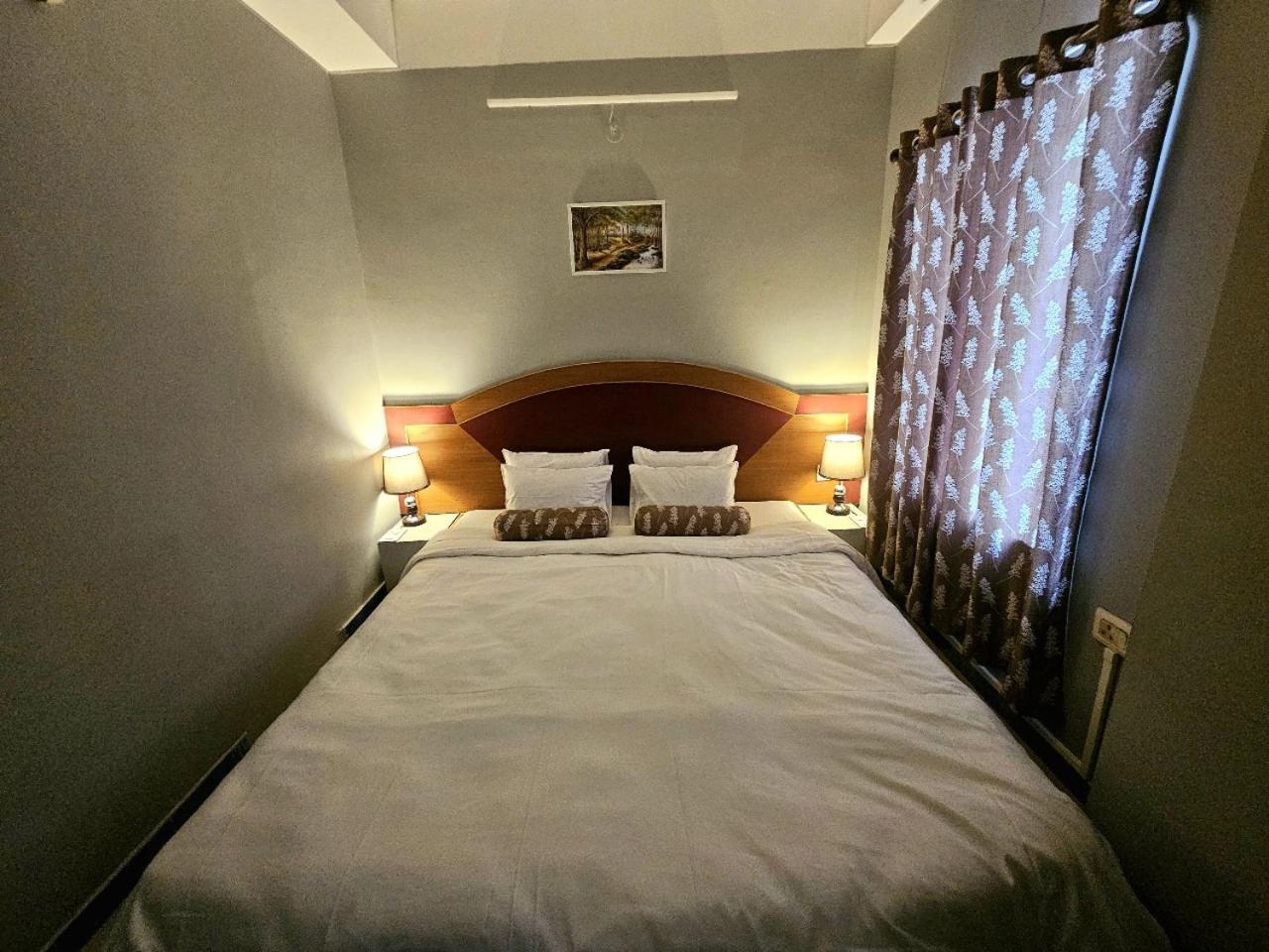 Hotel Vishal Sziliguri Kültér fotó